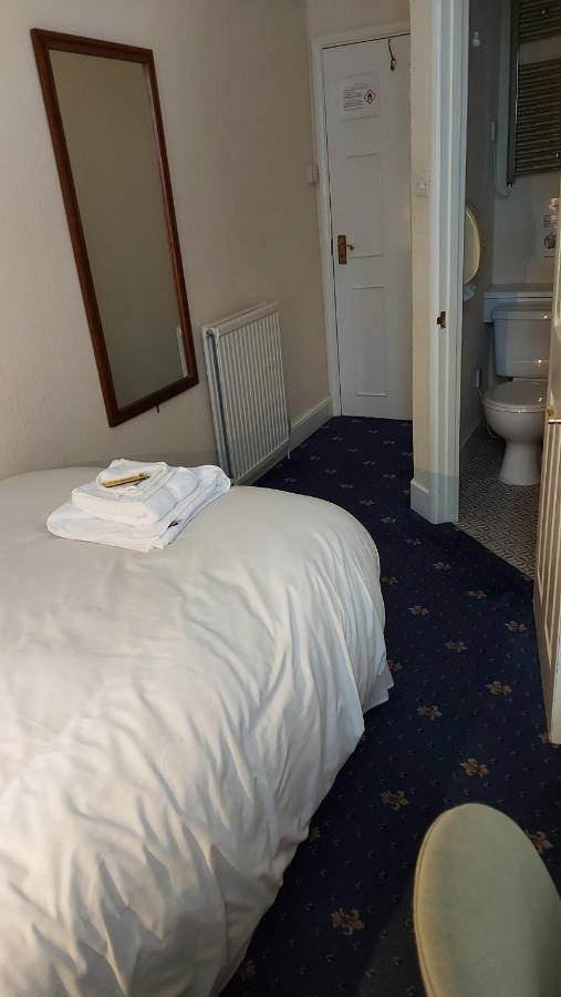 The Beaumont Bed & Breakfast Sittingbourne Exterior photo