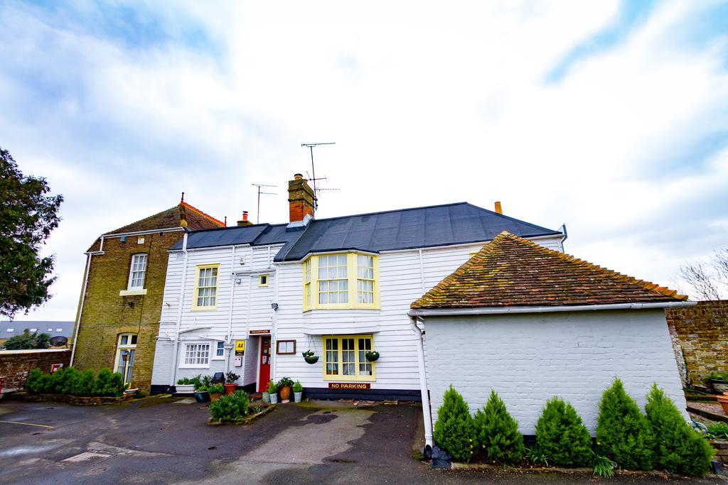 The Beaumont Bed & Breakfast Sittingbourne Exterior photo